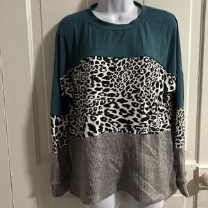 Unlocked Arrows Leopard Print Shirt Size L